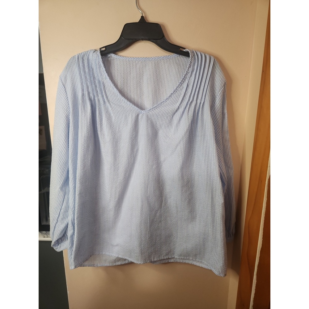 Womens White Pintuck Seersucker Top